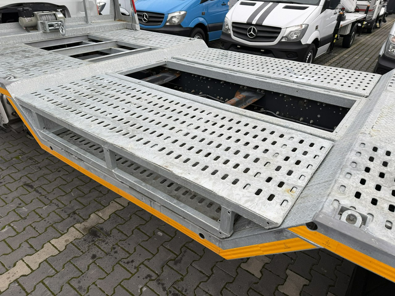 Iveco EUROCARGO 120E25 E6 Laweta Zagłebiana Platforma Pomoc Drogowa - Камион за влечење: слика 4 Iveco EUROCARGO 120E25 E6 Laweta Zagłebiana Platforma Pomoc Drogowa - Камион за влечење: слика 4