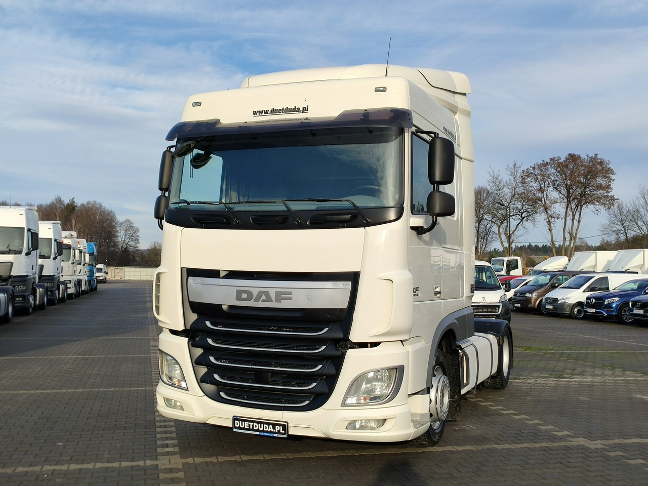 DAF XF 106.460 Euro 6 LowDeck Mega - Камион влекач: слика 4 DAF XF 106.460 Euro 6 LowDeck Mega - Камион влекач: слика 4