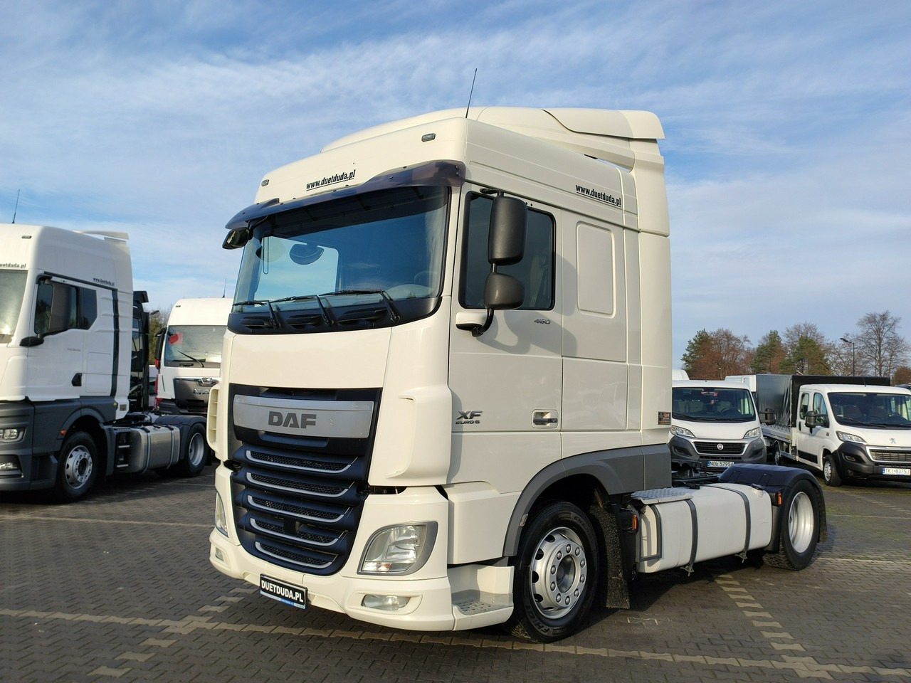 DAF XF 106.460 Euro 6 LowDeck Mega - Камион влекач: слика 2 DAF XF 106.460 Euro 6 LowDeck Mega - Камион влекач: слика 2