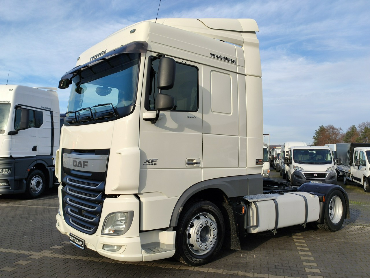 DAF XF 106.460 Euro 6 LowDeck Mega - Камион влекач: слика 1 DAF XF 106.460 Euro 6 LowDeck Mega - Камион влекач: слика 1