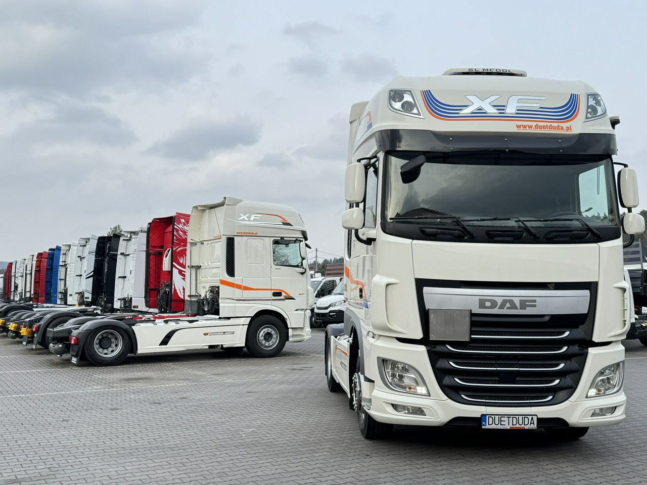 DAF XF 460 SSC E6 Standard Klima Postojowa - Камион влекач: слика 4 DAF XF 460 SSC E6 Standard Klima Postojowa - Камион влекач: слика 4