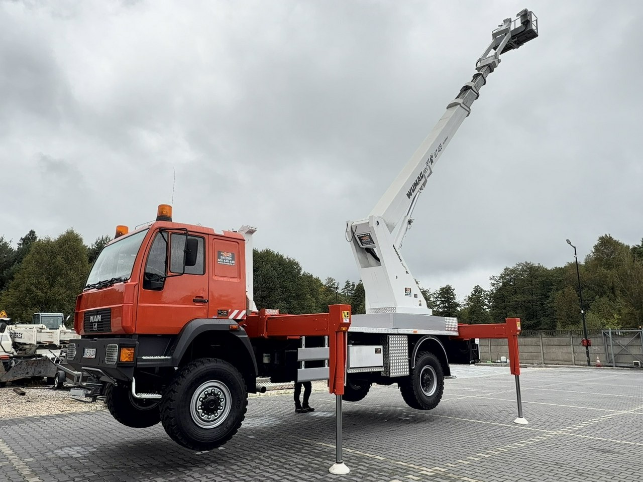 MAN 18.284 4x4 Zwyżka WUMAG WT 425 Podnośnik Koszowy - Камион со подигачка кошница: слика 4 MAN 18.284 4x4 Zwyżka WUMAG WT 425 Podnośnik Koszowy - Камион со подигачка кошница: слика 4