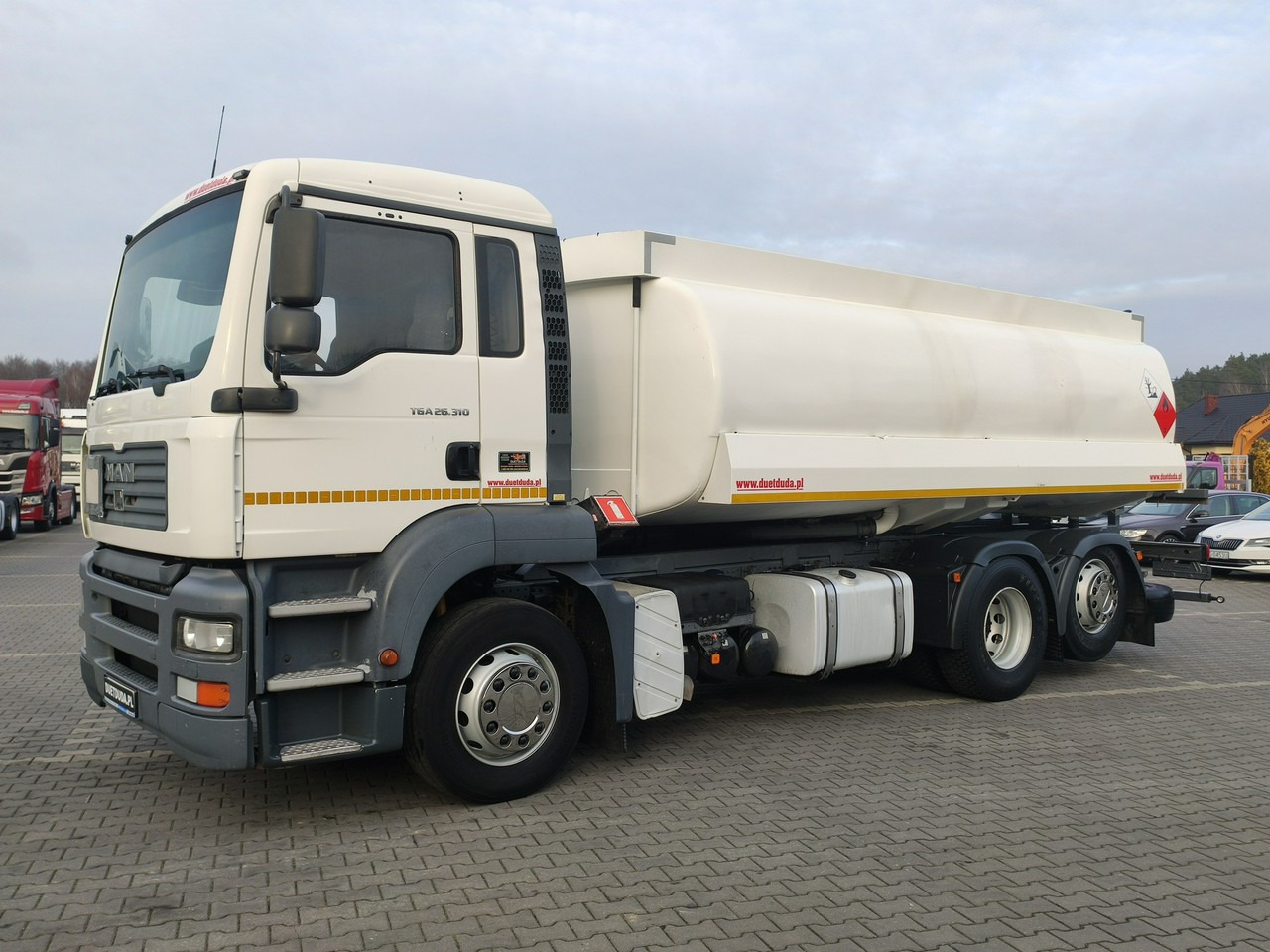 MAN TGA 26.310 Autocysterna z Dystrybucją - Камион цистерна: слика 2 MAN TGA 26.310 Autocysterna z Dystrybucją - Камион цистерна: слика 2