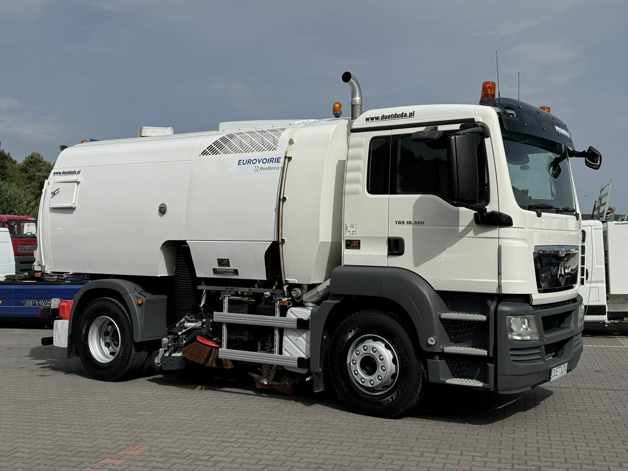 MAN TGS 18.320 E5 BUCHER OPTIFANT 8000 Zamiatarka Uliczna Euro 6 - Возило за метење: слика 3 MAN TGS 18.320 E5 BUCHER OPTIFANT 8000 Zamiatarka Uliczna Euro 6 - Возило за метење: слика 3