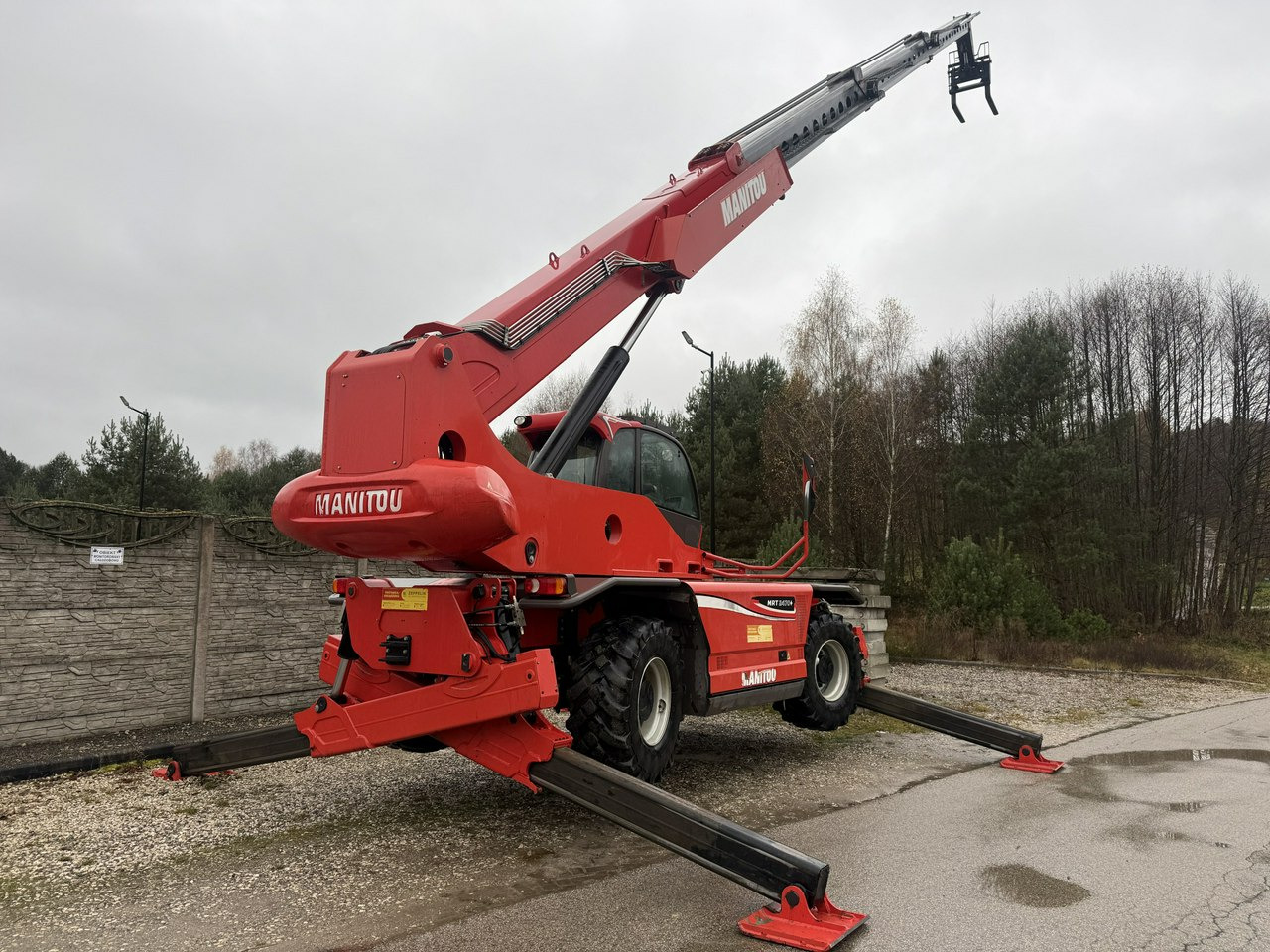Manitou MRT 2470 +PRIVILEGE ST4 S1 ROTO Ładowarka Teleskopowa - Телескопски ракувач: слика 1 Manitou MRT 2470 +PRIVILEGE ST4 S1 ROTO Ładowarka Teleskopowa - Телескопски ракувач: слика 1