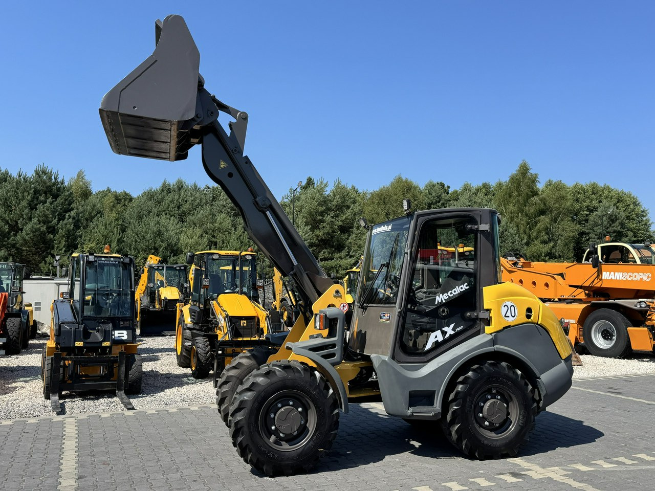 Mecalac AX 700 Szybko-Złącze Łyżka Super Stan - Натоварувач на тркала: слика 2 Mecalac AX 700 Szybko-Złącze Łyżka Super Stan - Натоварувач на тркала: слика 2