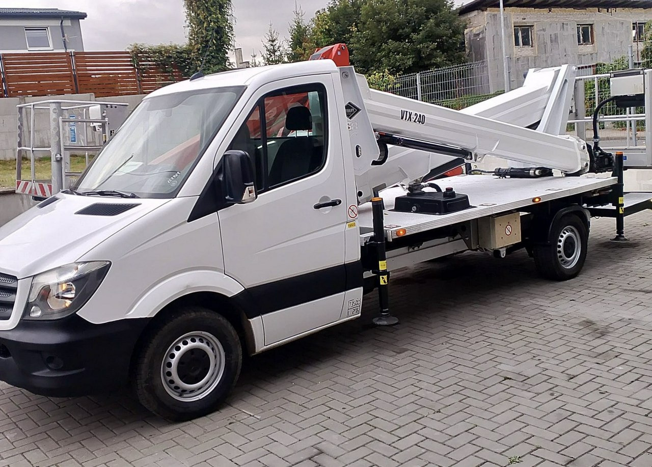 Mercedes Sprinter Zwyżka Podnośnik Koszowy VERSALIFT VTX-240 UDT - Камион со подигачка кошница: слика 1 Mercedes Sprinter Zwyżka Podnośnik Koszowy VERSALIFT VTX-240 UDT - Камион со подигачка кошница: слика 1