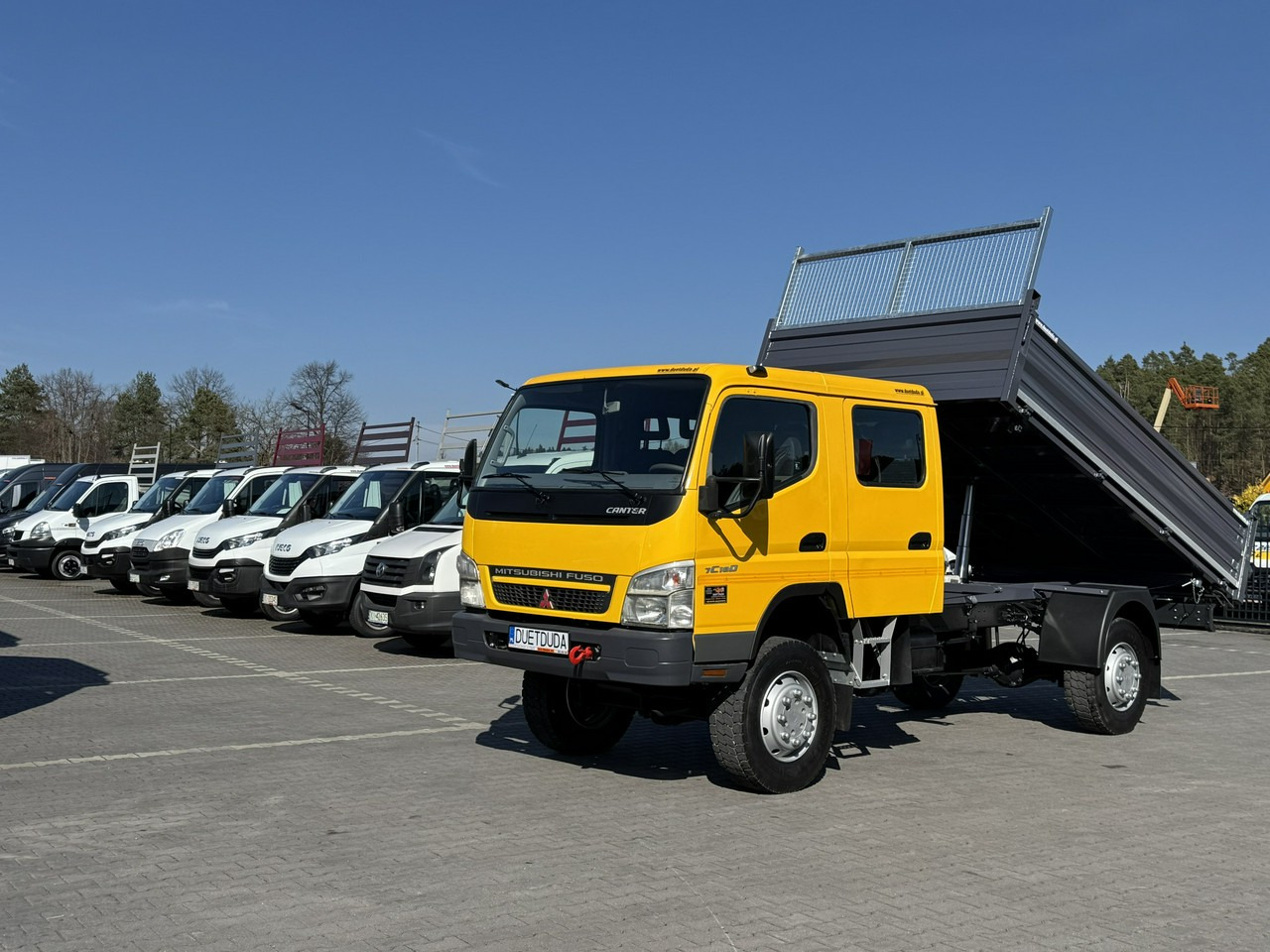 Mitsubishi Canter Fuso 4x4 17C18D 4.9/180KM Wywrotka 3-stronna - Кипер: слика 1 Mitsubishi Canter Fuso 4x4 17C18D 4.9/180KM Wywrotka 3-stronna - Кипер: слика 1