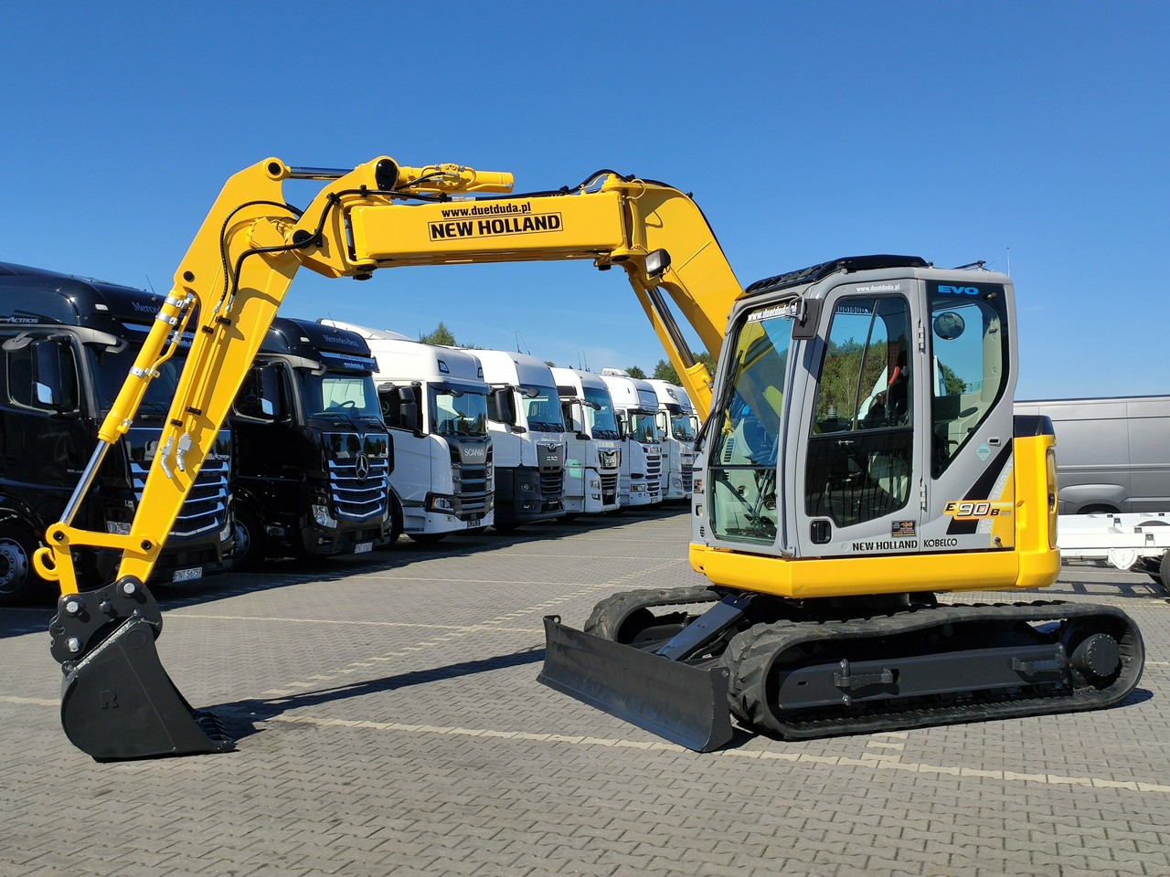 New Holland E90B SR -2 Gąsienicowa 10ton - Мини багер: слика 3 New Holland E90B SR -2 Gąsienicowa 10ton - Мини багер: слика 3