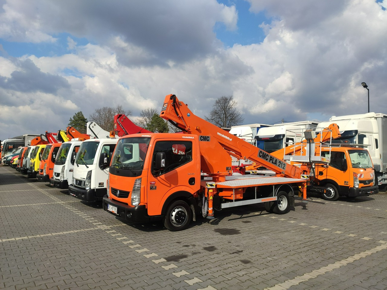 Nissan Cabstar - Камион со подигачка кошница: слика 3 Nissan Cabstar - Камион со подигачка кошница: слика 3