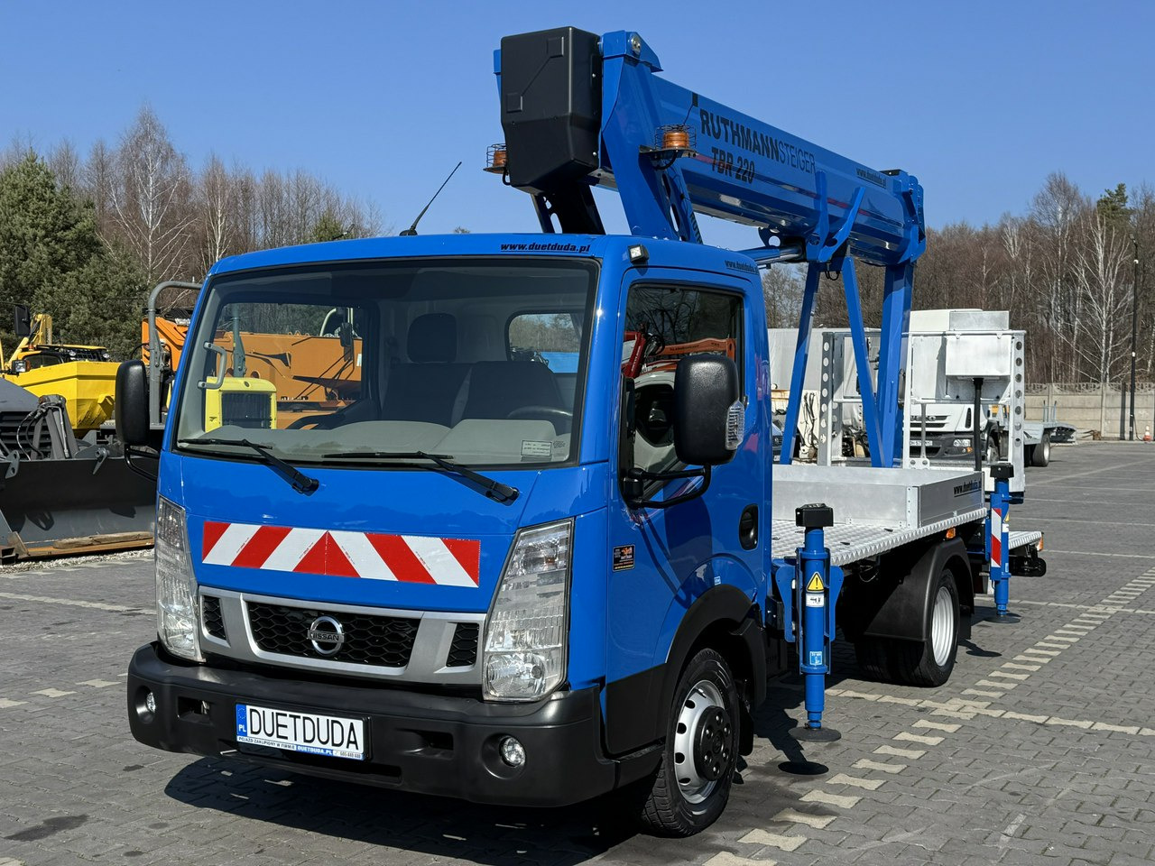 Nissan Cabstar - Камион со подигачка кошница: слика 3 Nissan Cabstar - Камион со подигачка кошница: слика 3