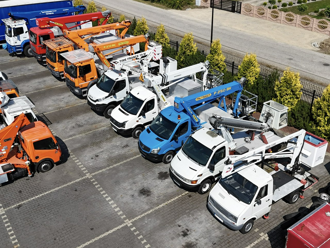 Nissan Zwyżka Podnośnik Koszowy 4X4 CABSTAR MAXITY SPRINTER - Камион со подигачка кошница: слика 4 Nissan Zwyżka Podnośnik Koszowy 4X4 CABSTAR MAXITY SPRINTER - Камион со подигачка кошница: слика 4