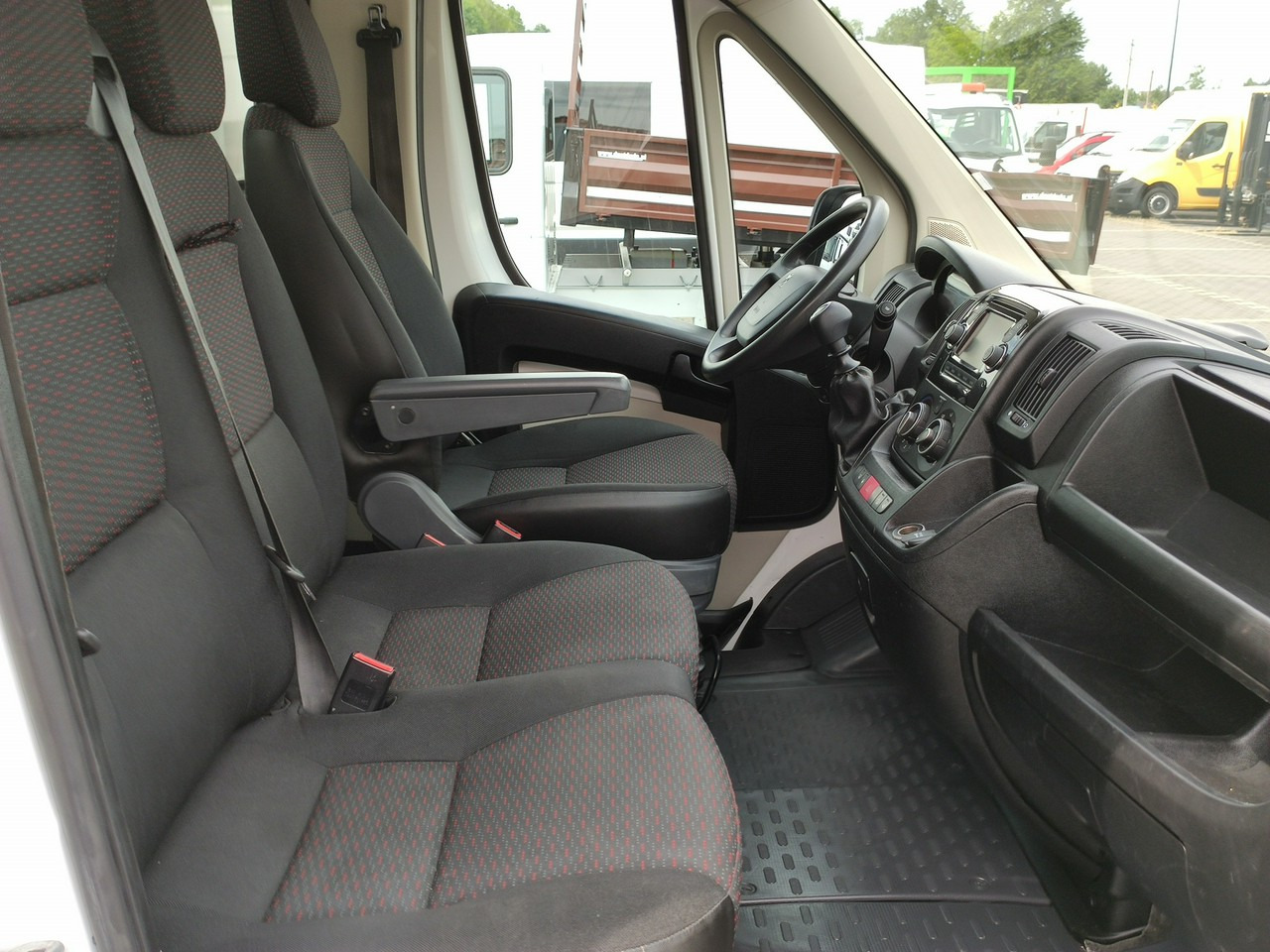 Комби кипер Peugeot Boxer: слика 28