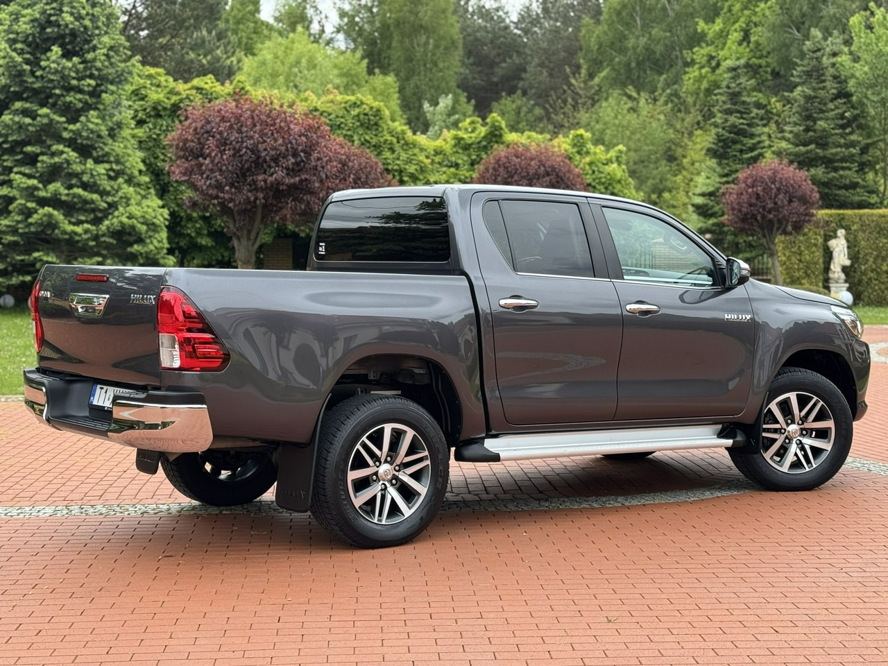Пикап Toyota Hilux: слика 12