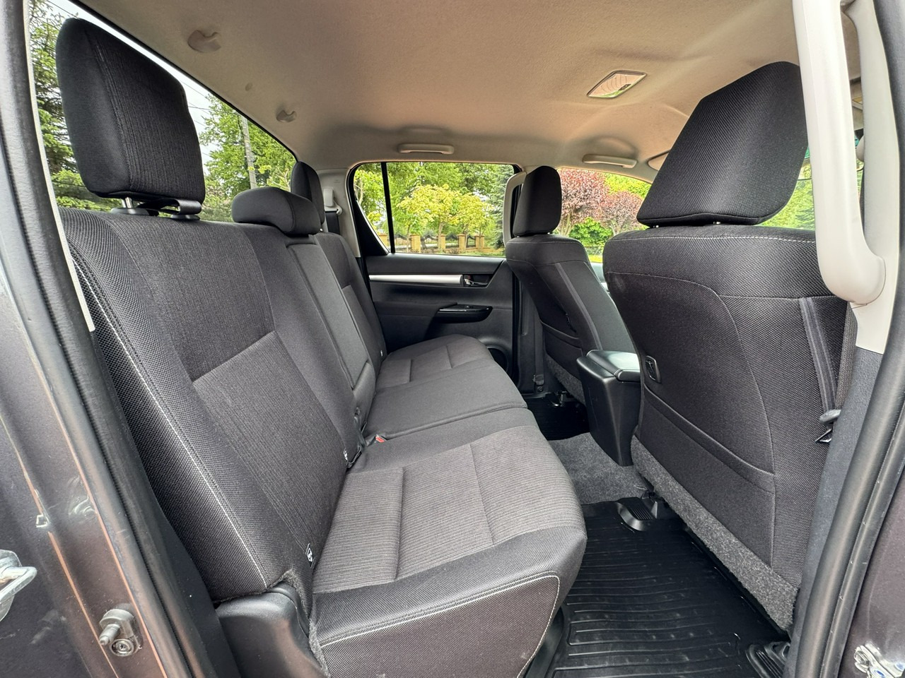 Пикап Toyota Hilux: слика 37