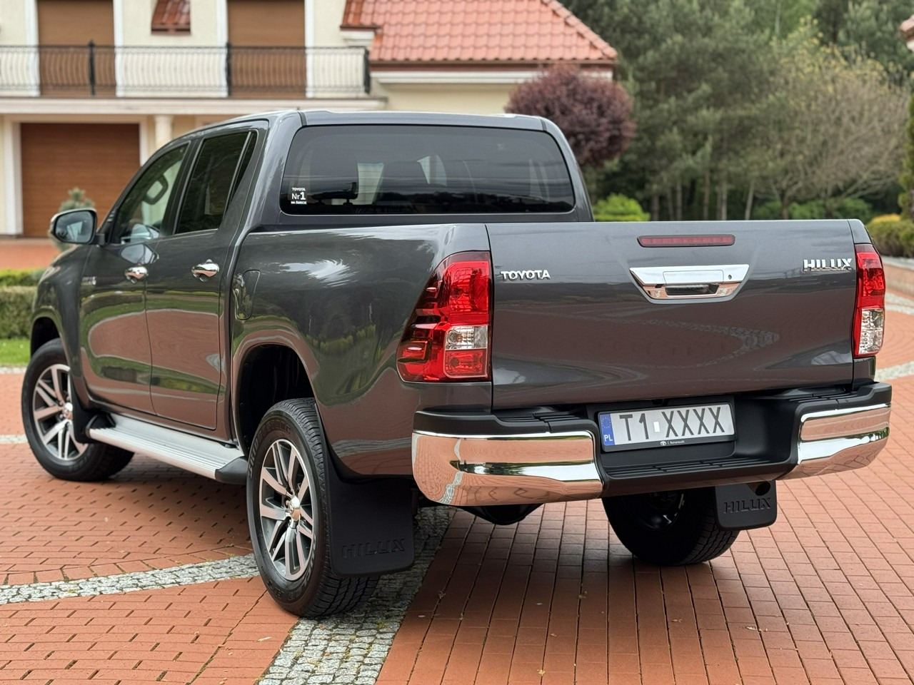 Пикап Toyota Hilux: слика 17