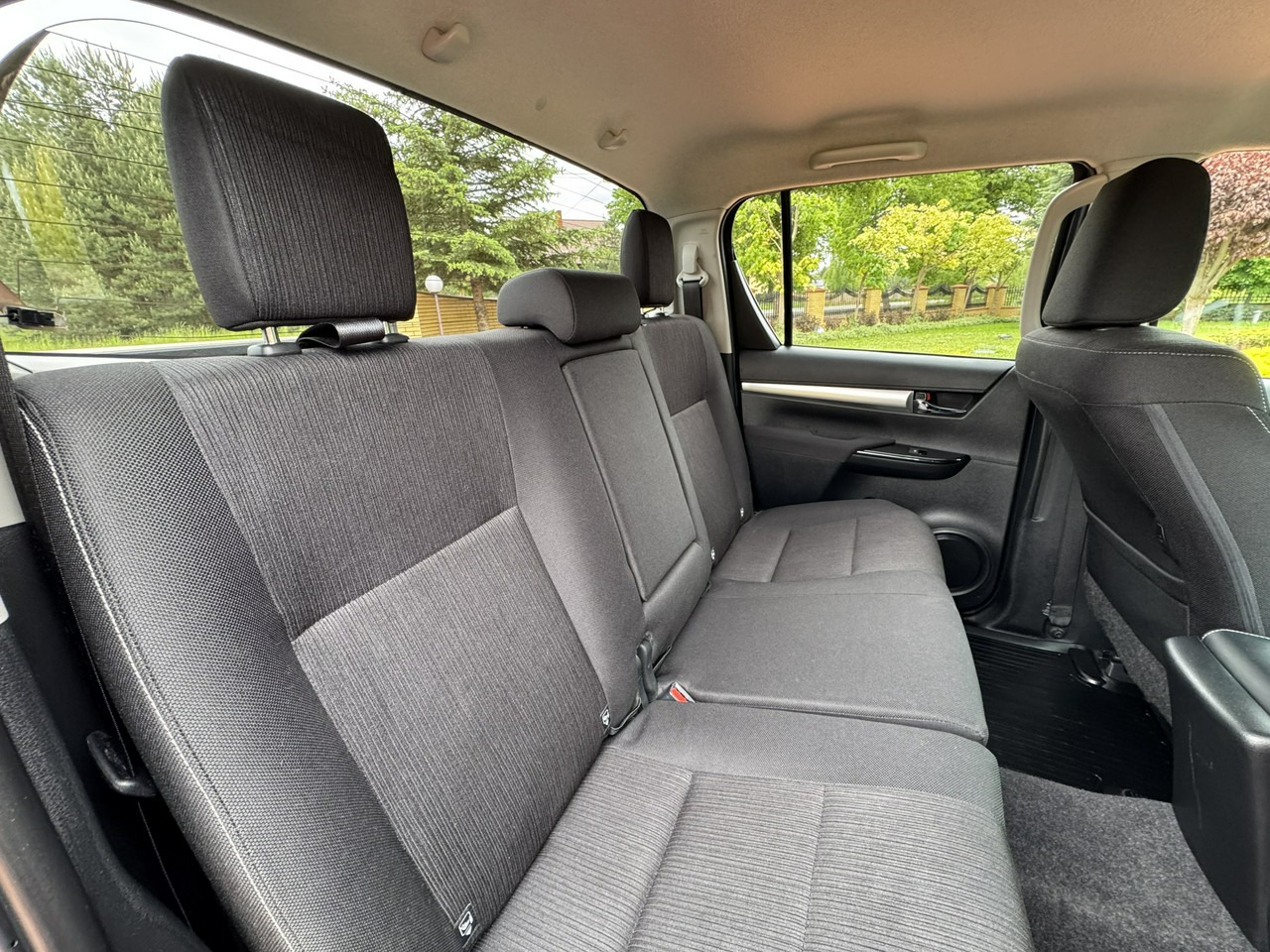 Пикап Toyota Hilux: слика 39