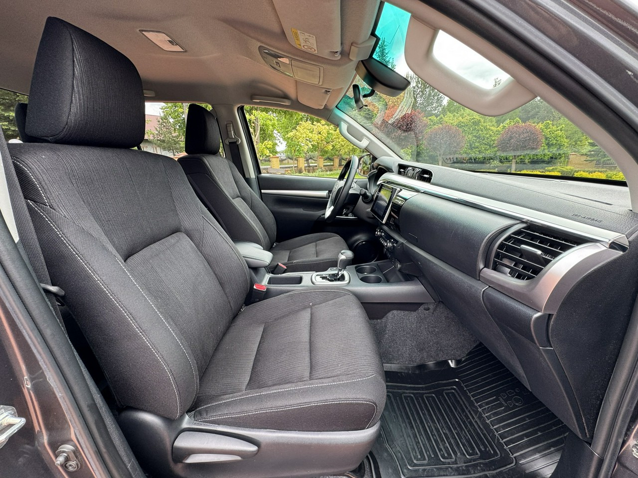 Пикап Toyota Hilux: слика 40