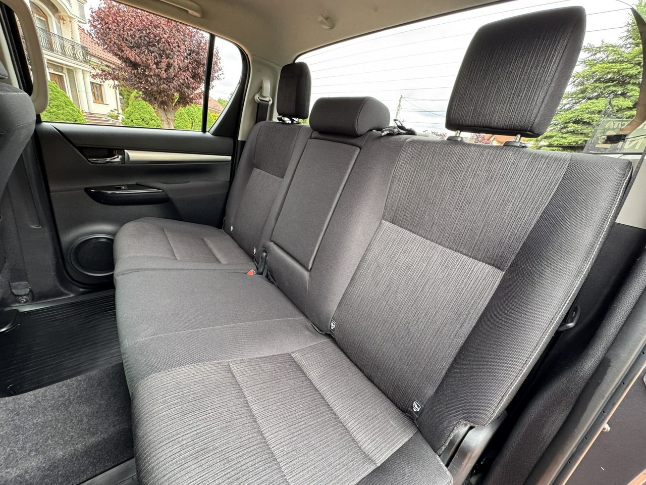 Пикап Toyota Hilux: слика 36