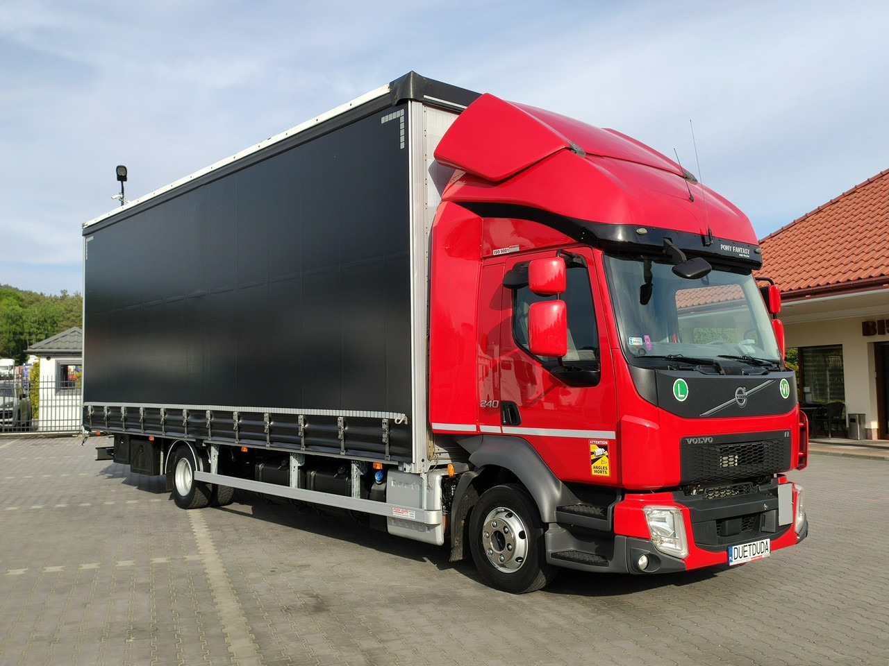 Volvo FL12.240 E6 Firana Tył Drzwi Dach Zsuwany Bogato Wyposażony !!! - Камион со церада: слика 1 Volvo FL12.240 E6 Firana Tył Drzwi Dach Zsuwany Bogato Wyposażony !!! - Камион со церада: слика 1
