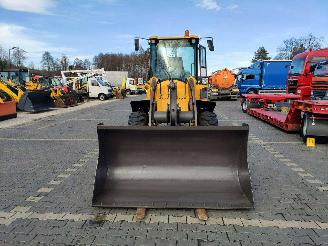 Volvo L30B Pro Unikat Stan Tylko 5380 mth - Натоварувач на тркала: слика 4 Volvo L30B Pro Unikat Stan Tylko 5380 mth - Натоварувач на тркала: слика 4