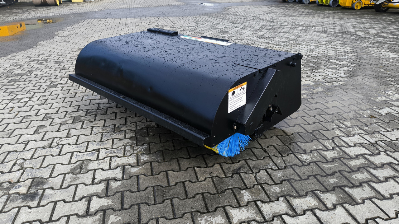 BOBCAT SWEEPER 72 - Метла за Компактен натоварувач: слика 1 BOBCAT SWEEPER 72 - Метла за Компактен натоварувач: слика 1