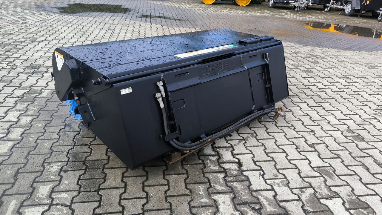 BOBCAT SWEEPER 72 - Метла за Компактен натоварувач: слика 5 BOBCAT SWEEPER 72 - Метла за Компактен натоварувач: слика 5