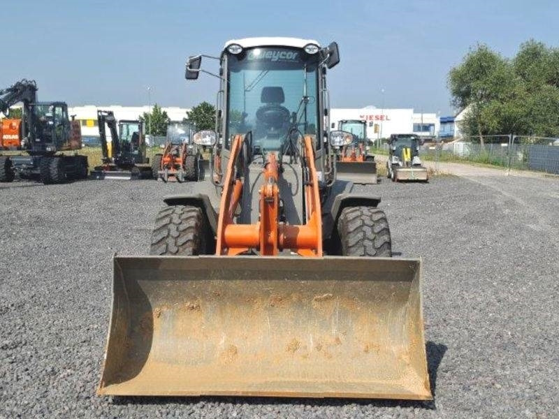 Atlas AR 480 - Компактен натоварувач: слика 2 Atlas AR 480 - Компактен натоварувач: слика 2