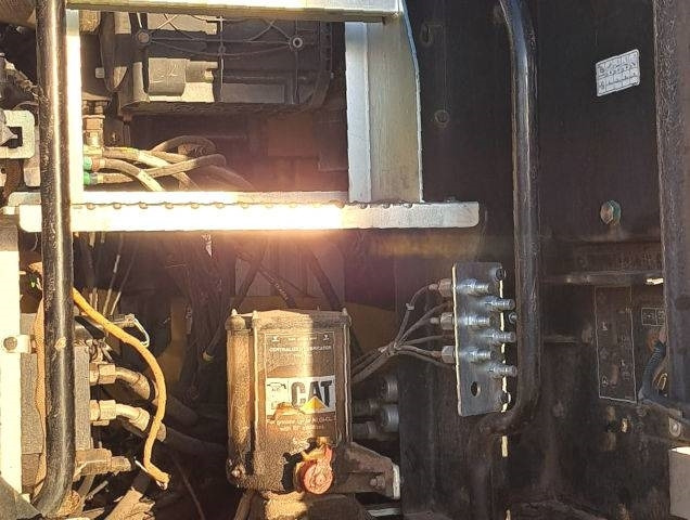 Лизинг на CAT M 318 F  CAT M 318 F: слика 8