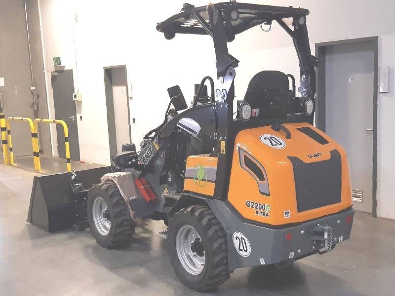 Giant G 2200 E X-Tra Elektro / electric - Компактен натоварувач: слика 4 Giant G 2200 E X-Tra Elektro / electric - Компактен натоварувач: слика 4