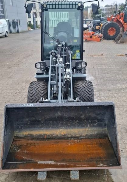 Giant G 2700 E X-Tra Elektro - Компактен натоварувач: слика 2 Giant G 2700 E X-Tra Elektro - Компактен натоварувач: слика 2