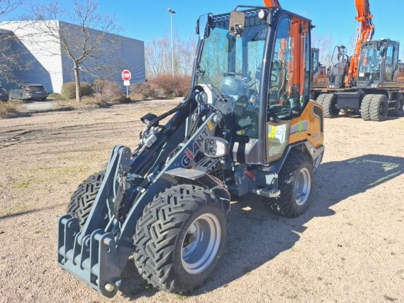 Giant G 2700 E X-Tra Elektro / electric - Компактен натоварувач: слика 2 Giant G 2700 E X-Tra Elektro / electric - Компактен натоварувач: слика 2