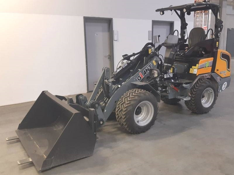 Giant G 2700 E X-Tra Elektro / electric - Компактен натоварувач: слика 2 Giant G 2700 E X-Tra Elektro / electric - Компактен натоварувач: слика 2