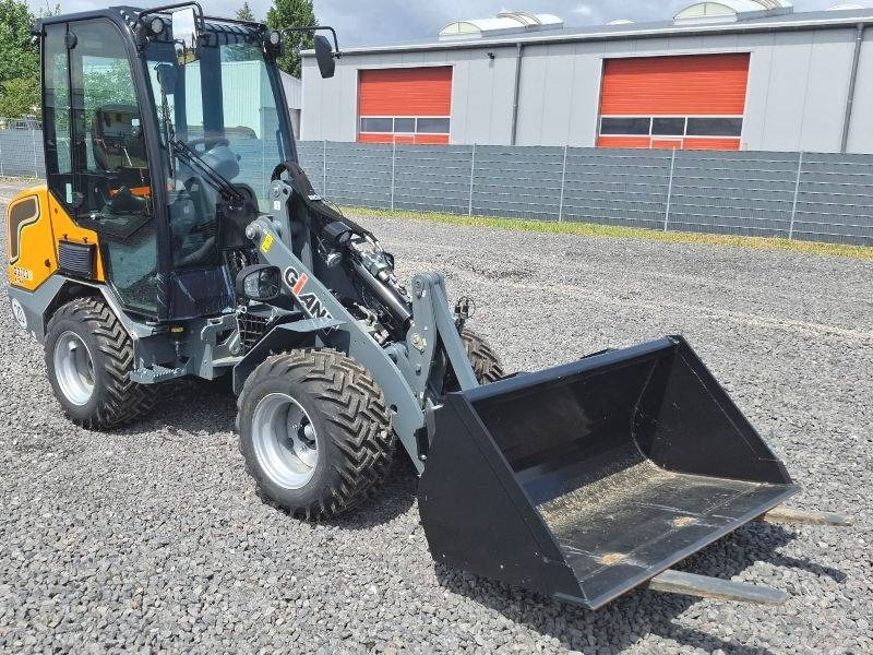 Giant G 2700 E X-Tra Elektro / electric  - Компактен натоварувач: слика 4 Giant G 2700 E X-Tra Elektro / electric  - Компактен натоварувач: слика 4