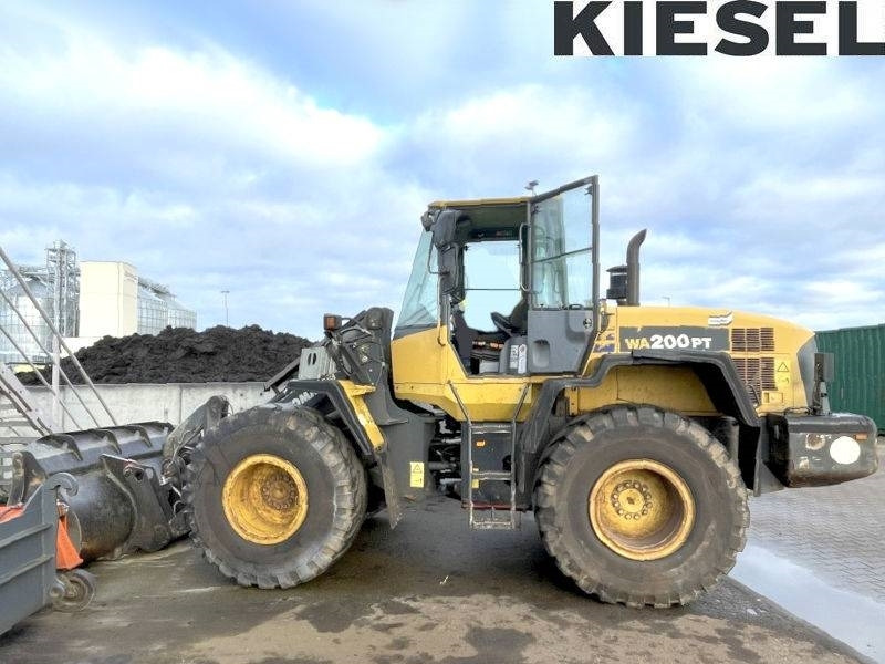 Komatsu WA 200 PT-5 - Натоварувач на тркала: слика 1 Komatsu WA 200 PT-5 - Натоварувач на тркала: слика 1