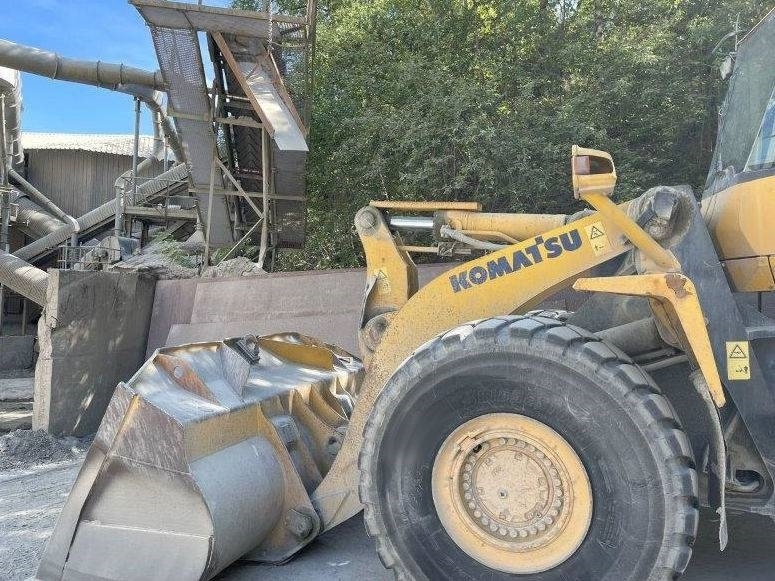 Komatsu WA 500-6 - Натоварувач на тркала: слика 2 Komatsu WA 500-6 - Натоварувач на тркала: слика 2
