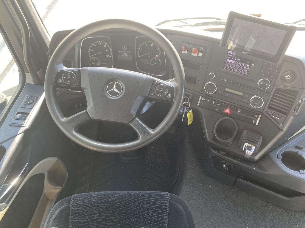 Камион влекач Mercedes-Benz 2642 LS 6x4 / Atlas 332.3 E-AS Faltkran: слика 17