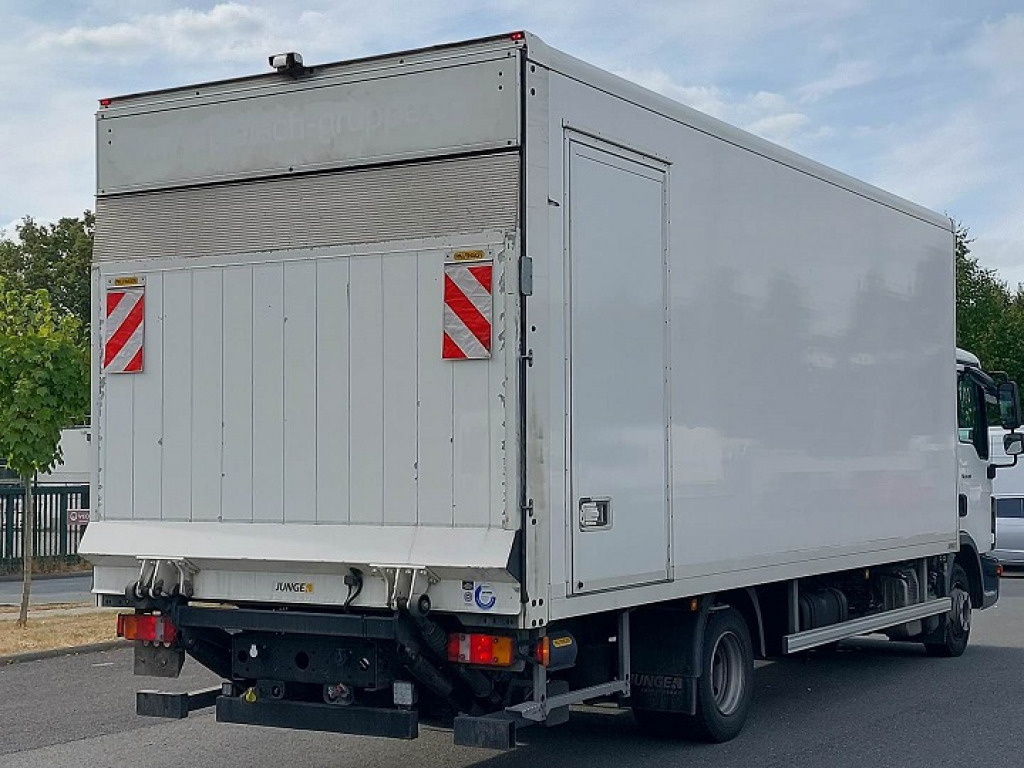 MAN TGL 8.190 Koffer/Seitentür/LBW - Камион сандучар: слика 3 MAN TGL 8.190 Koffer/Seitentür/LBW - Камион сандучар: слика 3
