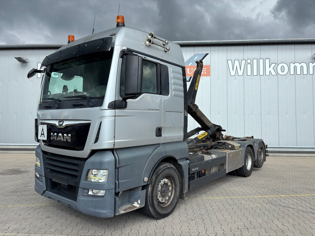 MAN TGX 26.460 / 6x2-4 BL - Камион со кука за подигање: слика 2 MAN TGX 26.460 / 6x2-4 BL - Камион со кука за подигање: слика 2