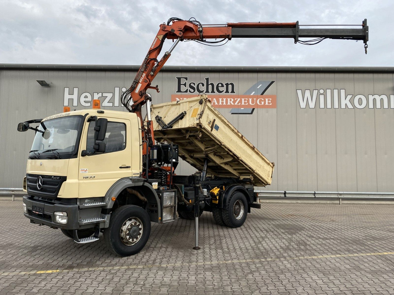 Mercedes-Benz 1833 4x4 Axor | Atlas 105.2-A2*Funk*AHK*3 Sitze - Кипер, Камион со кран: слика 2 Mercedes-Benz 1833 4x4 Axor | Atlas 105.2-A2*Funk*AHK*3 Sitze - Кипер, Камион со кран: слика 2