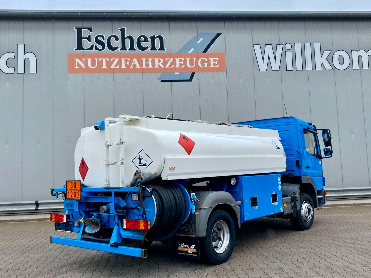 Mercedes-Benz Atego 1318 | Esterer A3*7480ltr*AHK*1.Hand - Камион цистерна: слика 5 Mercedes-Benz Atego 1318 | Esterer A3*7480ltr*AHK*1.Hand - Камион цистерна: слика 5