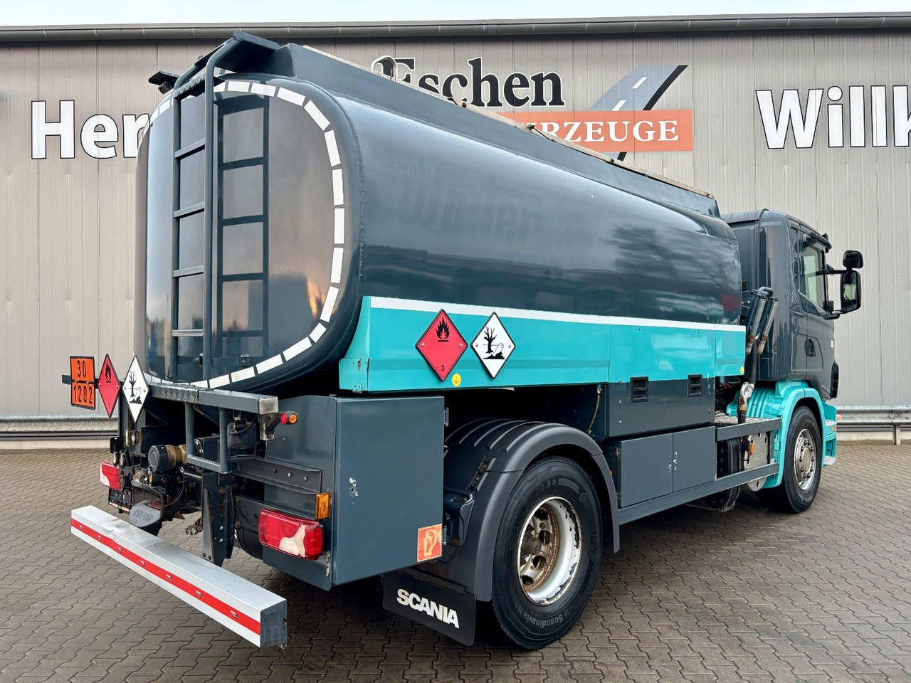 Scania G420 Esterer A3 | 2x Kammern*Oben/Unten*Retarder - Камион цистерна: слика 5 Scania G420 Esterer A3 | 2x Kammern*Oben/Unten*Retarder - Камион цистерна: слика 5
