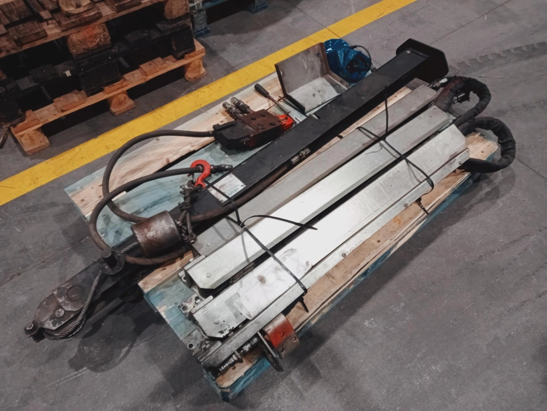 Funciones suplementarias + recogida de cristal - Кран за натоварување: слика 1 Funciones suplementarias + recogida de cristal - Кран за натоварување: слика 1