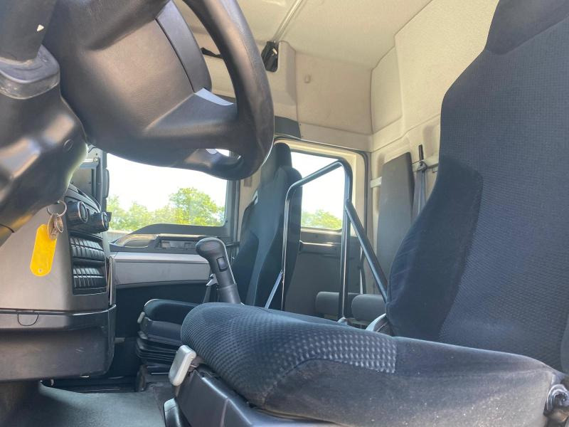 MAN TGX 18.360 - Камион со церада: слика 4 MAN TGX 18.360 - Камион со церада: слика 4