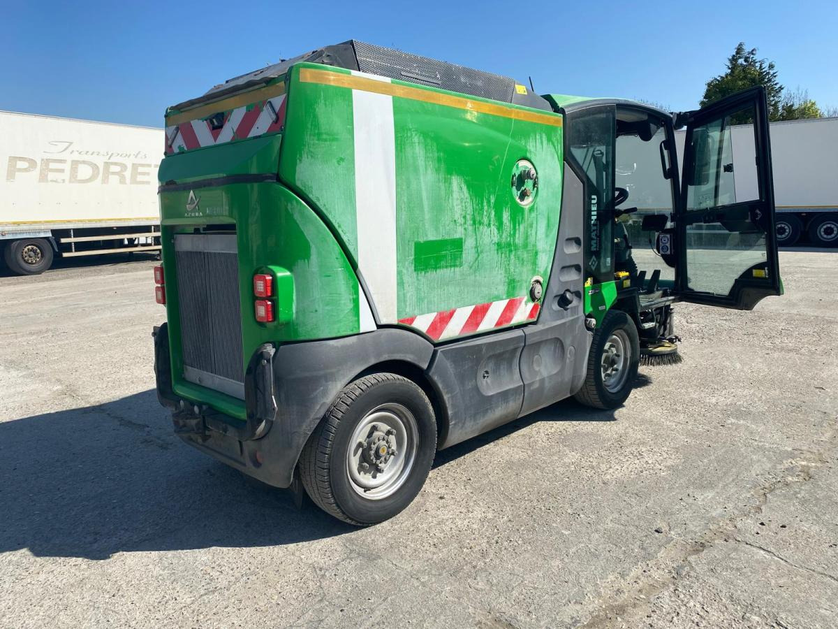 Mathieu Azura MC210 - Возило за метење: слика 2 Mathieu Azura MC210 - Возило за метење: слика 2