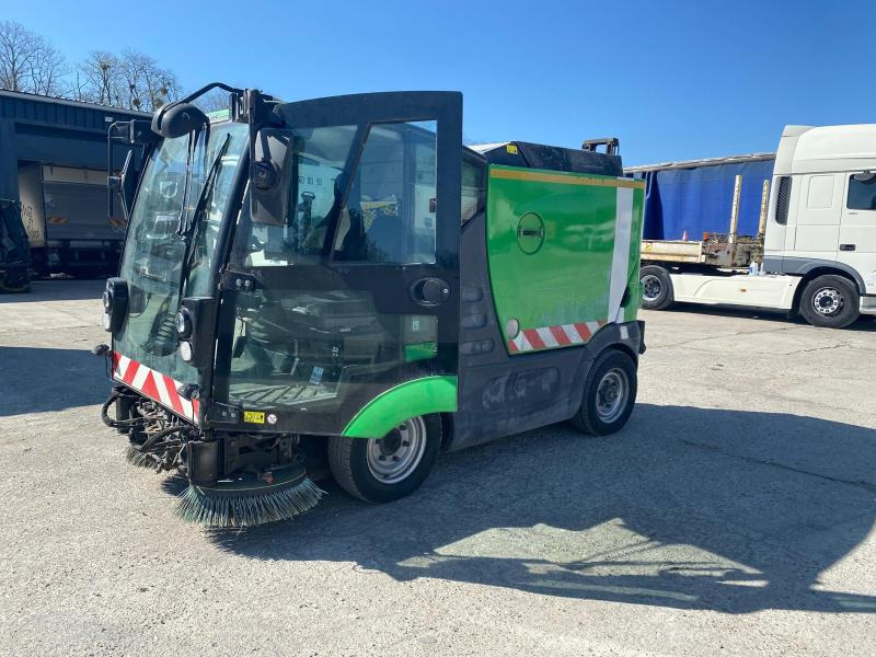 Mathieu Azura MC210 - Возило за метење: слика 1 Mathieu Azura MC210 - Возило за метење: слика 1