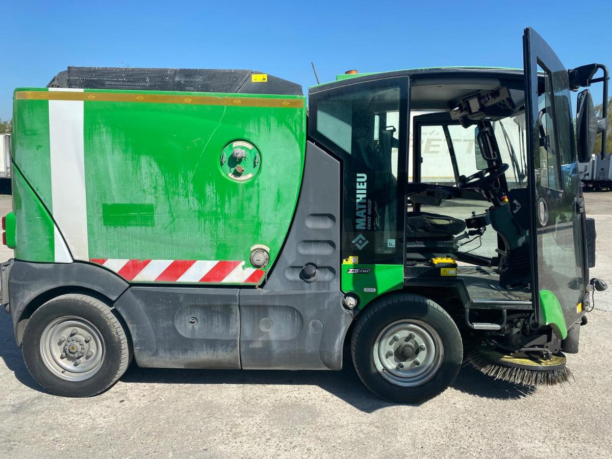 Mathieu Azura MC210 - Возило за метење: слика 3 Mathieu Azura MC210 - Возило за метење: слика 3