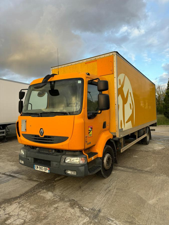 Камион сандучар Renault Midlum 220: слика 1