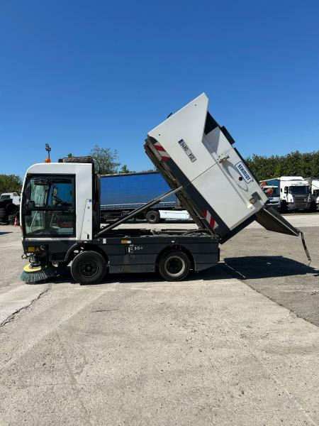 Schmidt Clingo 500 Compact 400 - Возило за метење: слика 2 Schmidt Clingo 500 Compact 400 - Возило за метење: слика 2