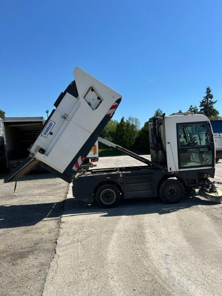 Schmidt Clingo 500 Compact 400 - Возило за метење: слика 4 Schmidt Clingo 500 Compact 400 - Возило за метење: слика 4